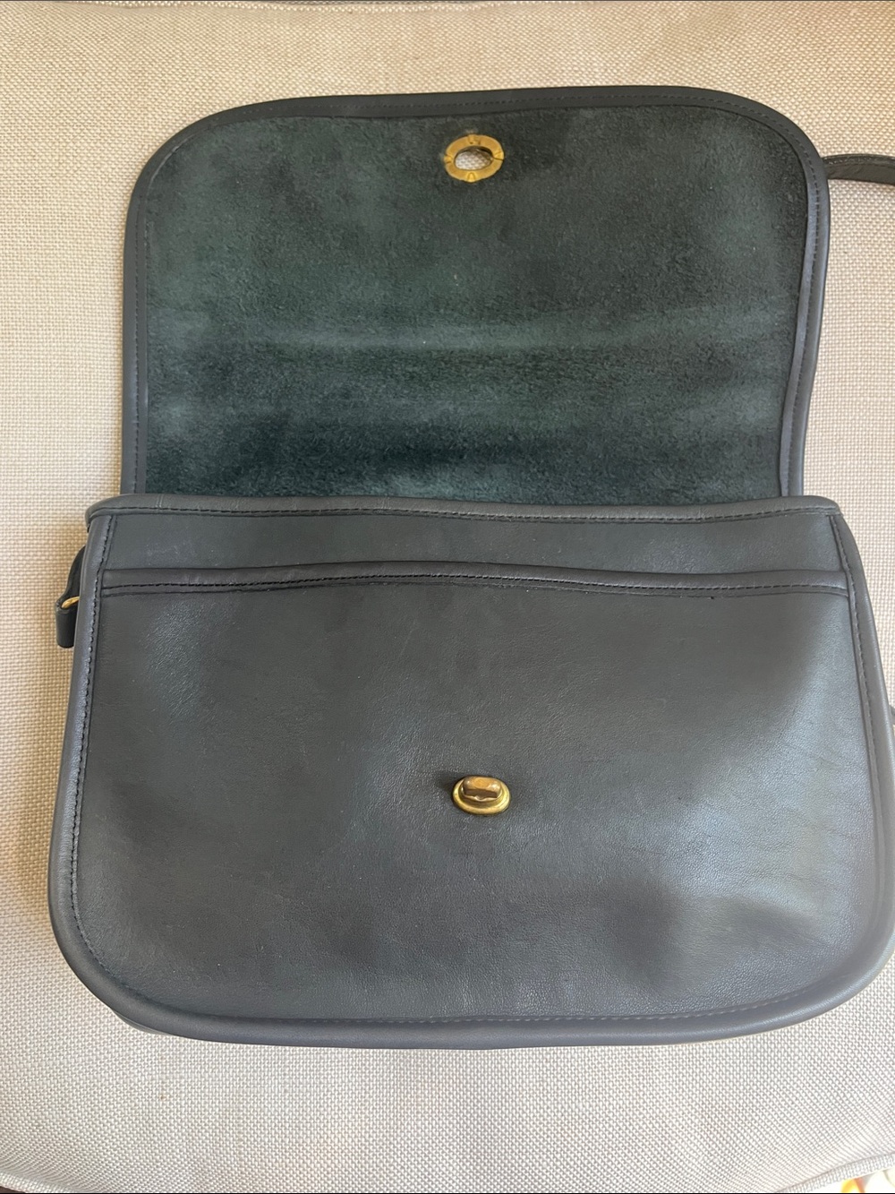 Coach Vintage NYC City Bag 9790 Black Leather Shoulder Bag EUC - Picture 9 of 14